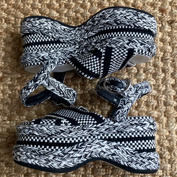 Amambaih Gala Platform. Size 36 - Picture 8 of 16